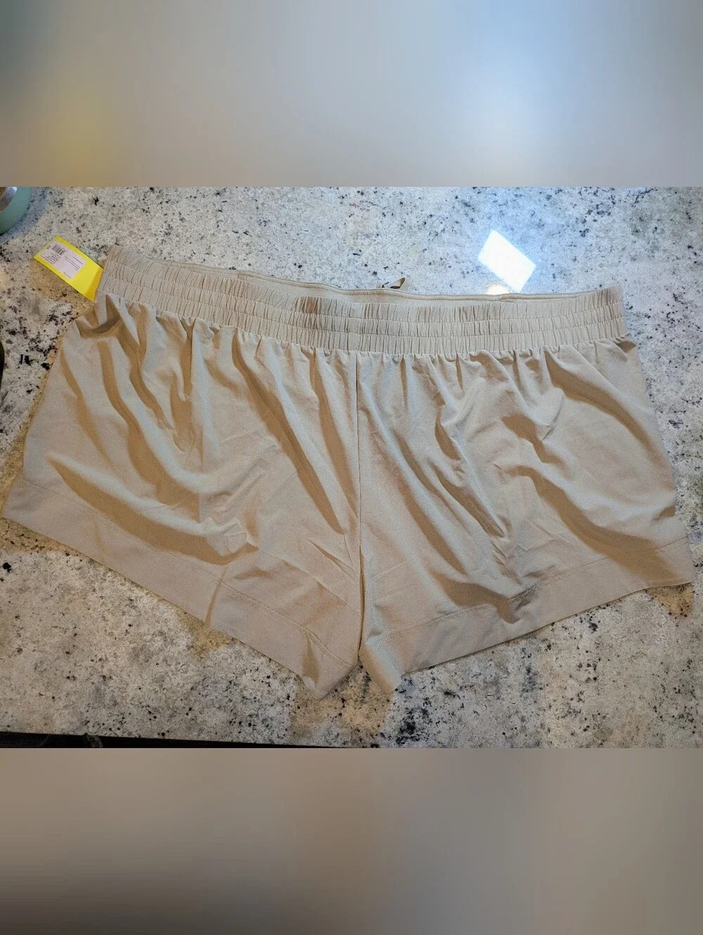 NWT All In Motion Khaki Active Light Woven Shorts 4X Zip Pockets UPF 50